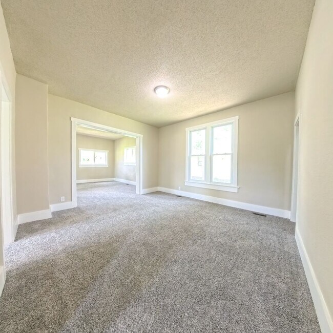 Building Photo - Newly remodeled 3 bedroom 1 bathroom home-...