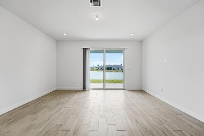 Building Photo - 3765 Harborside Ave