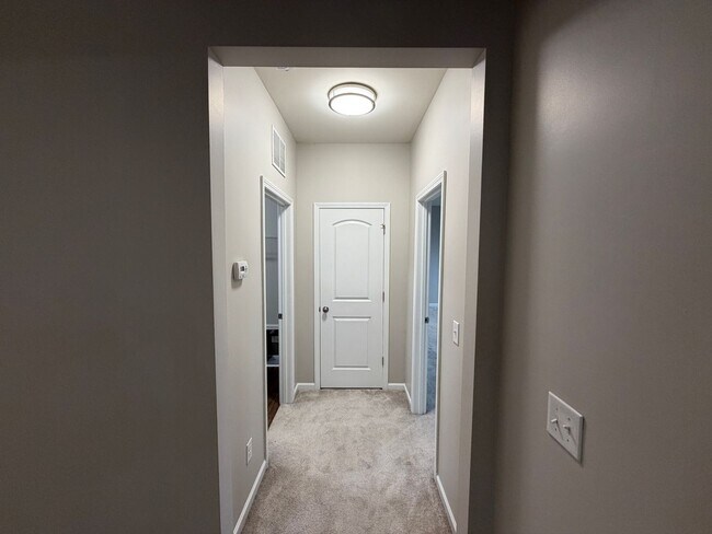 Building Photo - Troutman Area - 3 BR / 2 BA + Garage