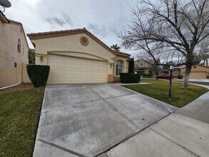 Building Photo - Fabulous Single Story in Peccole Ranch Gated Community!