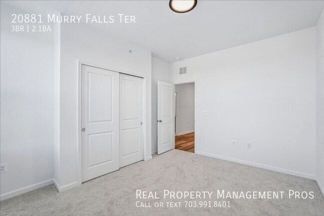 Building Photo - 20881 Murry Fls Ter