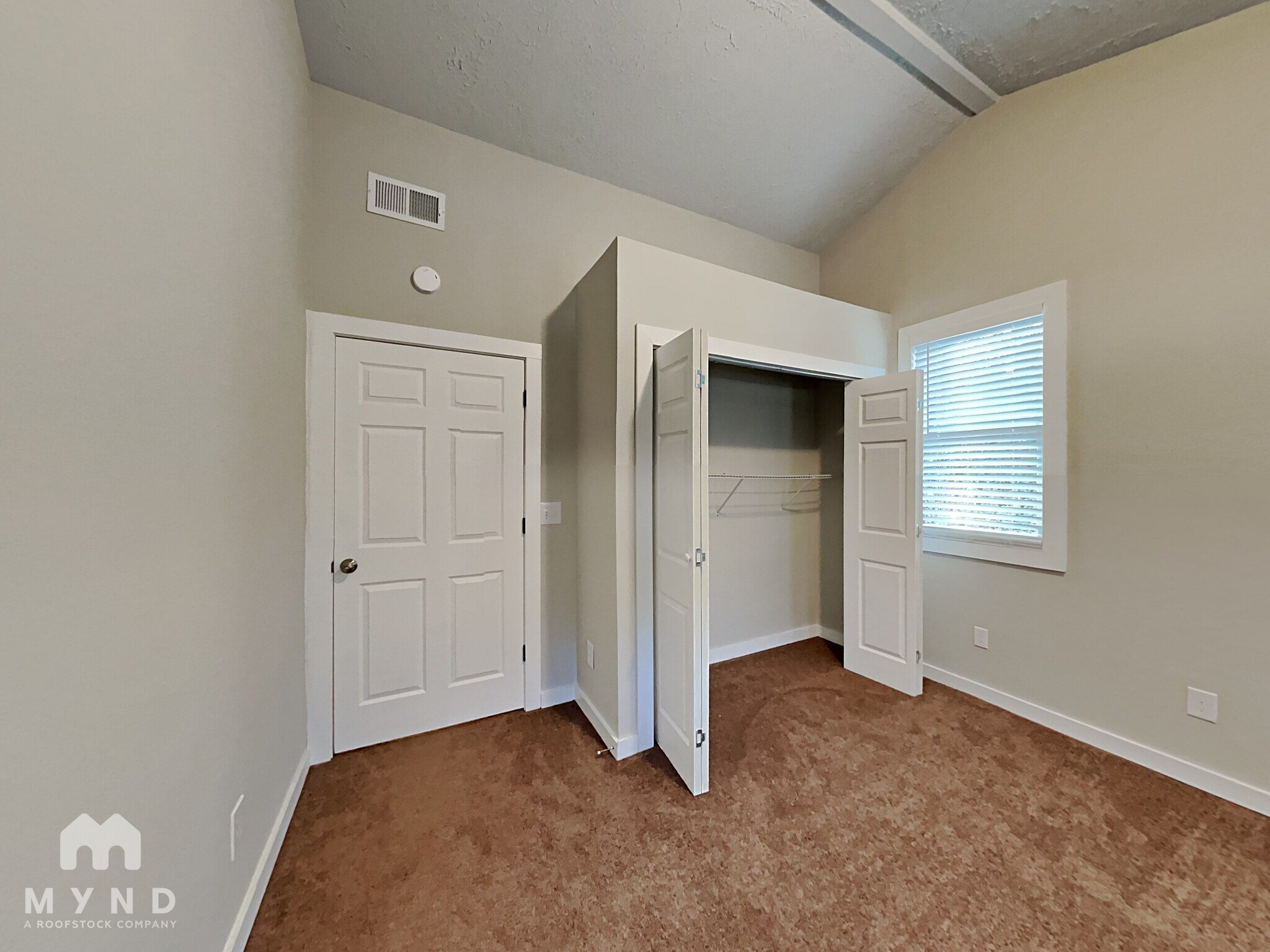 Building Photo - 325 Morris Dr SE