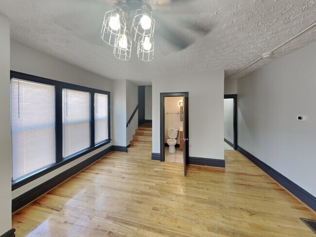 Building Photo - 286-288 E 16th Ave-288