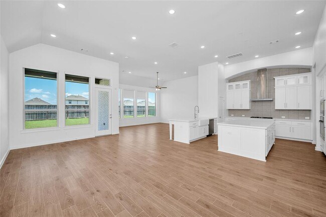 Building Photo - 30218 Indigo Falls Dr