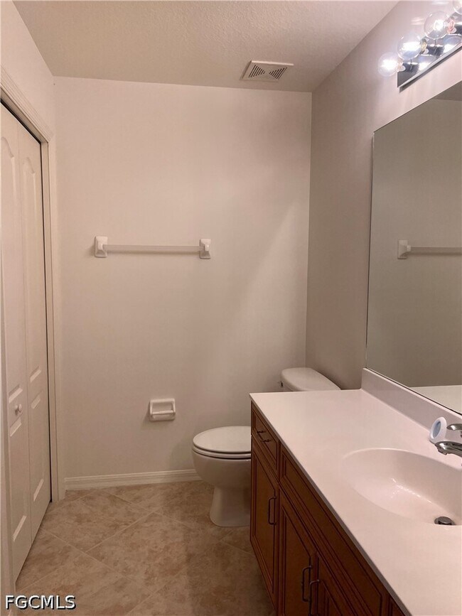Building Photo - 8470 Kingbird Loop