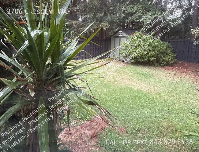 Building Photo - 3706 Crescent Way