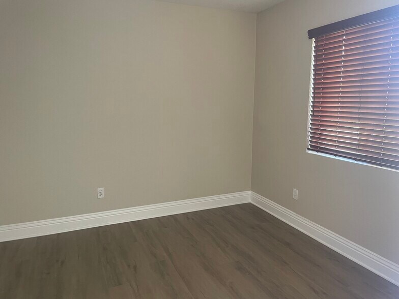 Building Photo - 3969 Nobel Dr