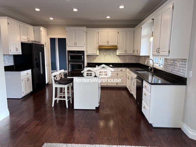 Building Photo - 10171 Bridgewater Ct