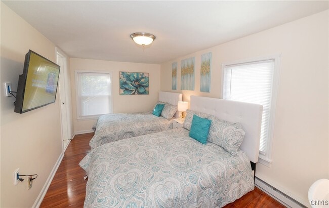 Building Photo - 312 Hall Ave