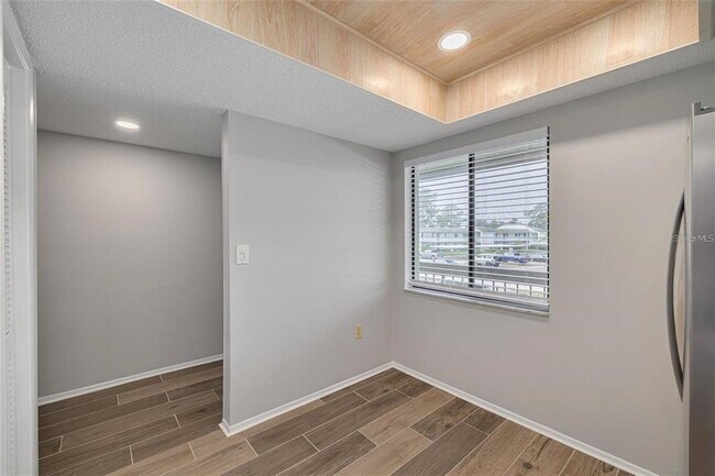 Building Photo - 218 Caryl Way