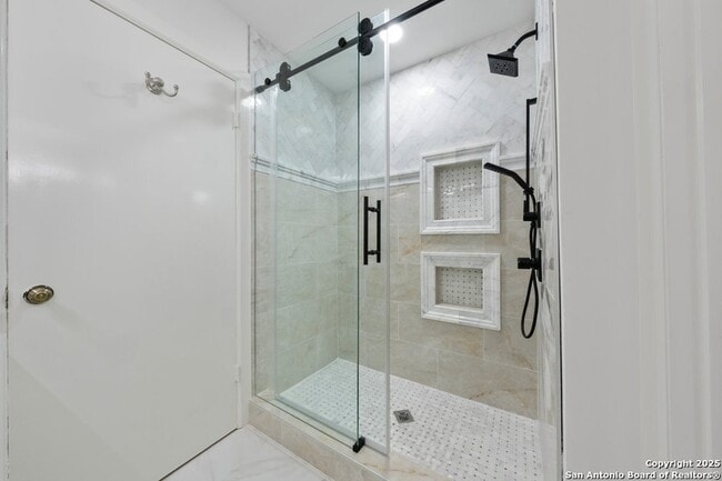 Building Photo - 7815 Broadway St