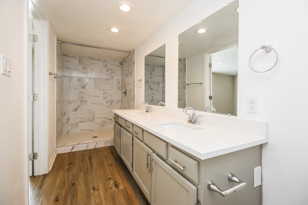 Building Photo - 1213 W Stottler Dr