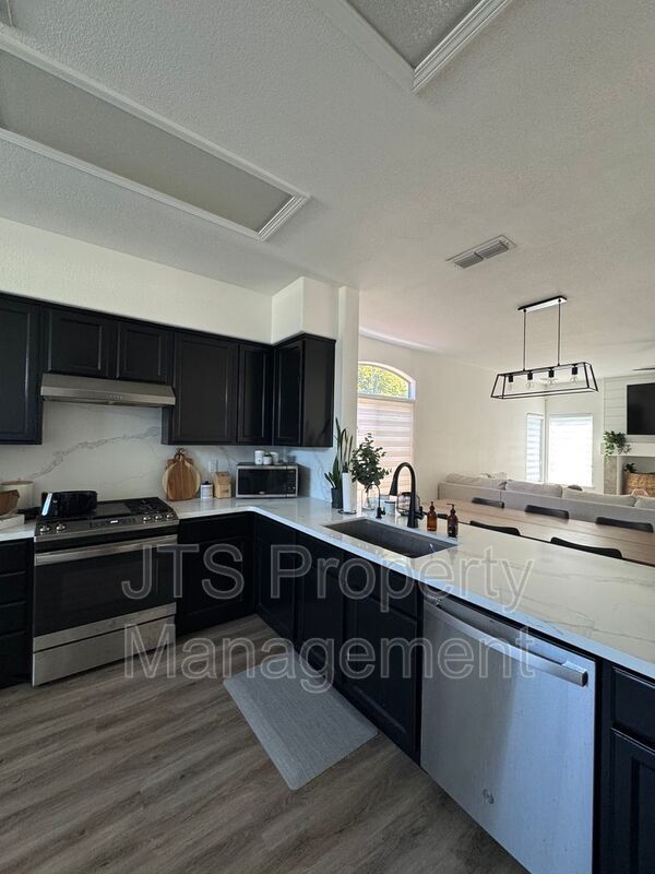 Building Photo - 3112 Gennaker Way
