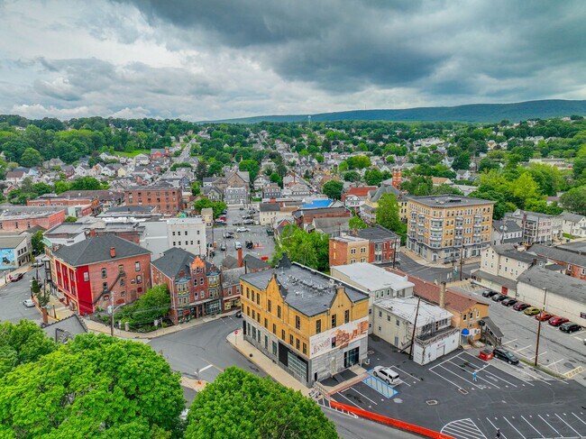 Building Photo - Brand New Luxury unit on Broadway in Bangor!