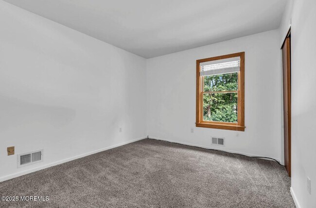 Building Photo - 45 Pinyon St