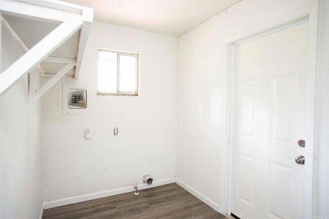 Building Photo - 5501 Halifax Dr