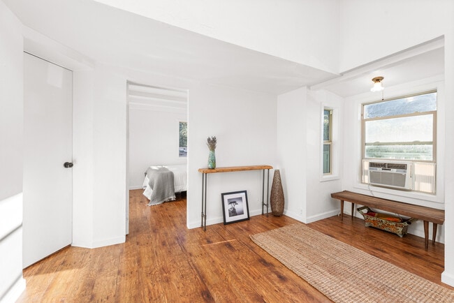 Building Photo - 543 Fernwood Pacific Dr