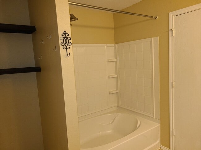 Building Photo - 3 Bedroom With Large Yard