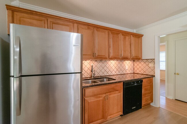 Building Photo - Well maintained ranch home in Charlotte!