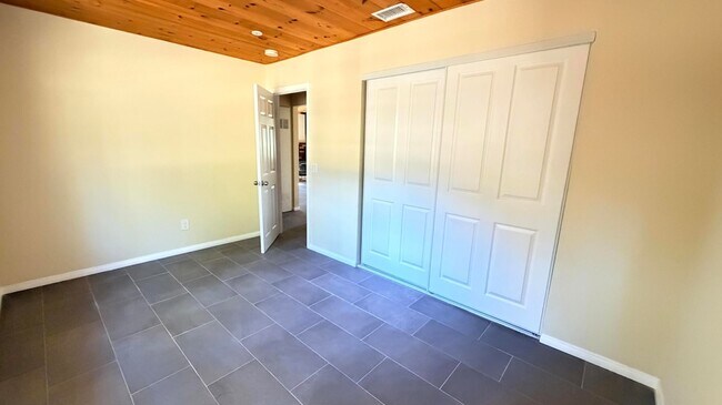 Building Photo - 52830 Pine Cove Rd