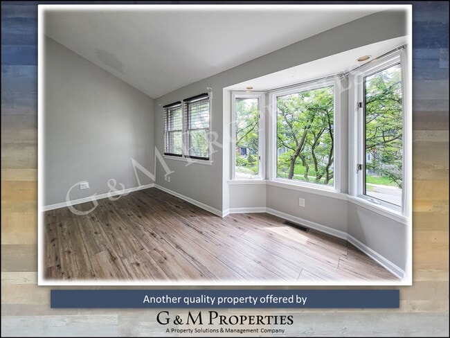 Building Photo - 2-Bd Townhome - On University Avenue!