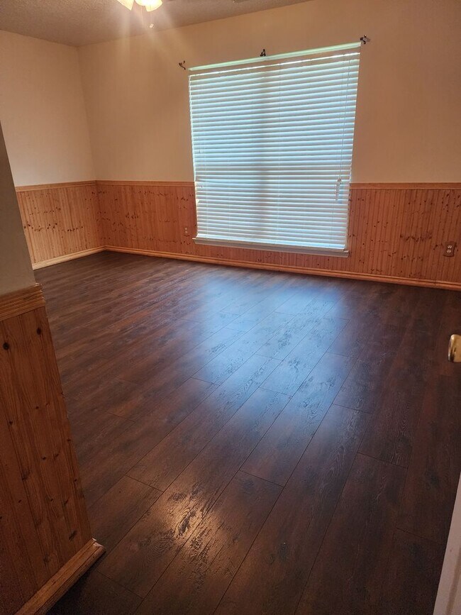 Building Photo - 24 Idus Ln