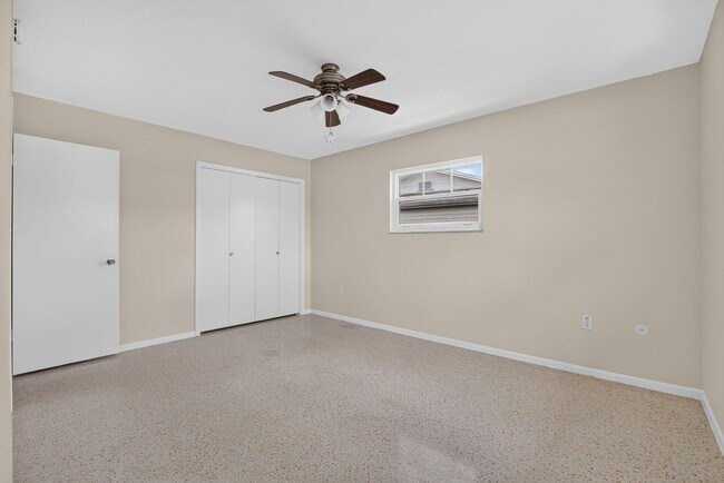 Building Photo - Affordable Sun city Home