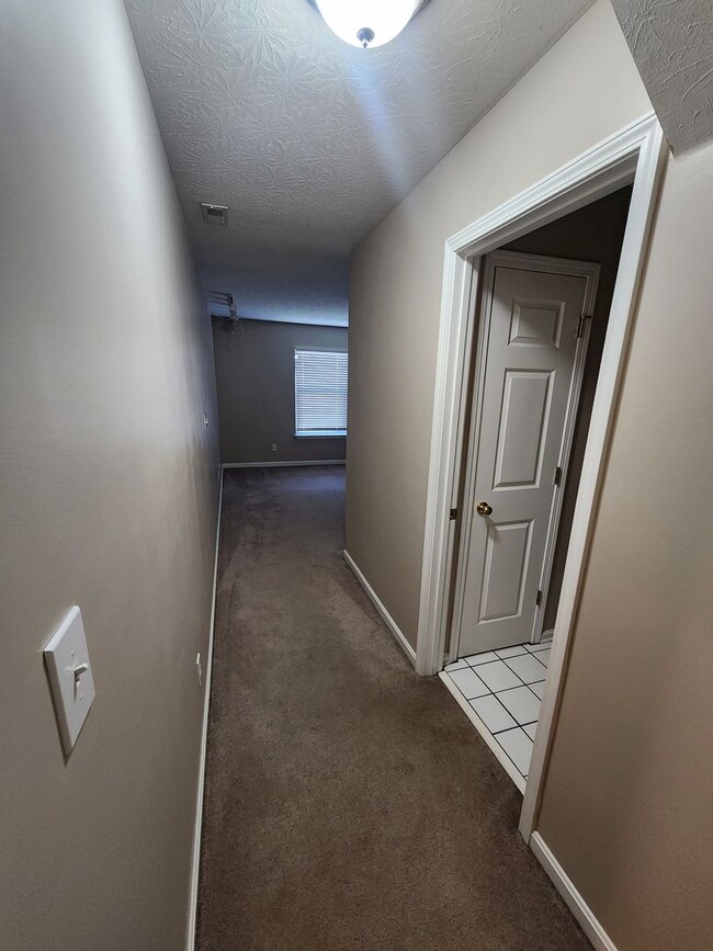 Building Photo - Spacious 3 bedroom 3 full bath condo for rent!!