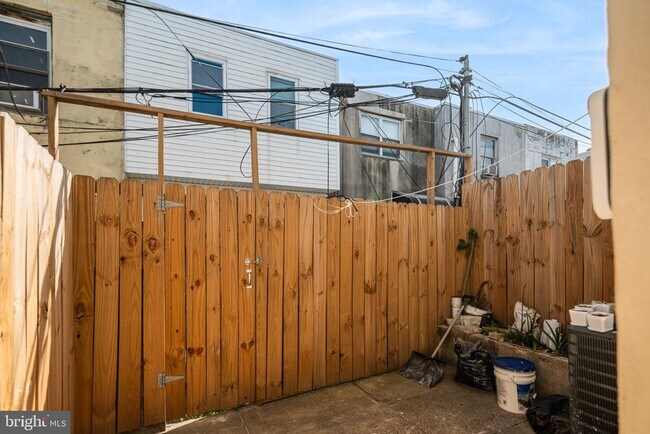 Building Photo - 912 Cantrell St