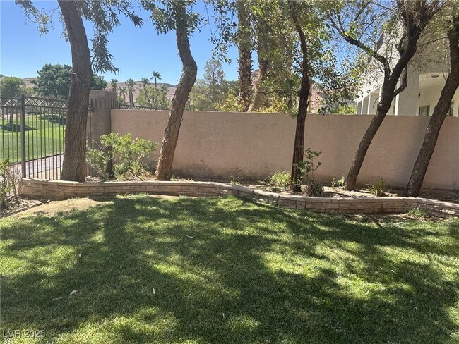 Building Photo - 141 Cliff Valley Dr