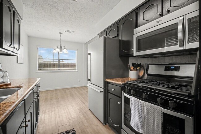 Building Photo - 1227 Mission Dr