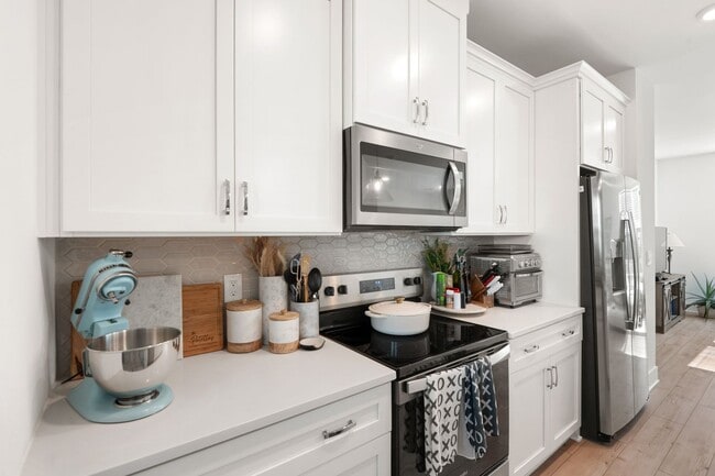 Building Photo - 2115 Opulent Oaks Ln