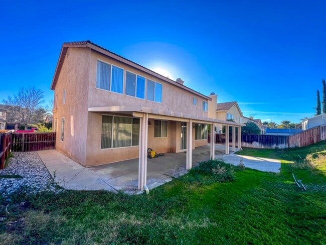 Building Photo - Large 4 bedroom Murrieta home with a loft ...