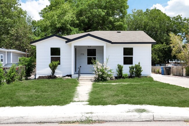 Building Photo - 775 Yucca St