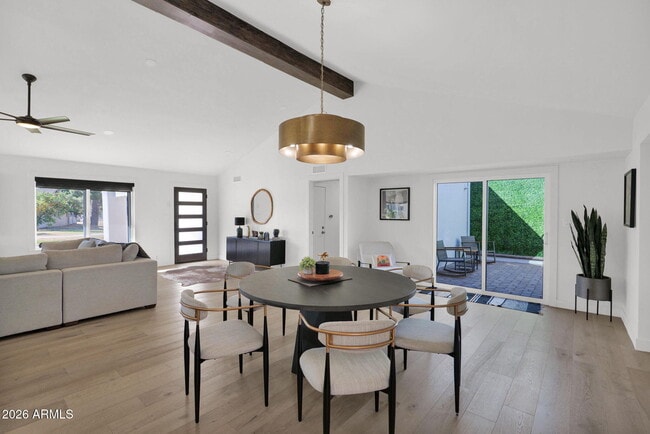 Building Photo - 7629 N Vía De Los Ninos