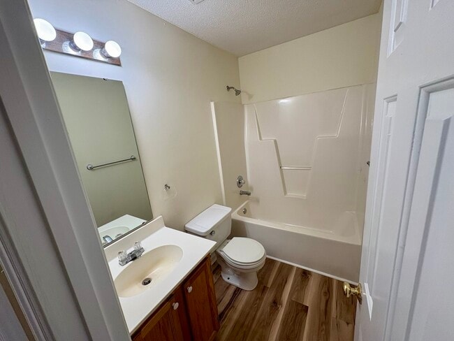 Building Photo - 1033 Holly Point Dr