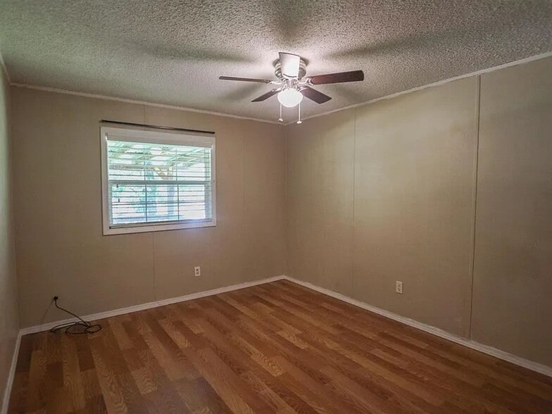 Building Photo - 20501 Shore Breeze Ln