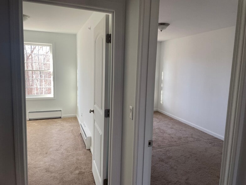 Building Photo - 6 Grove St