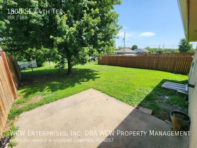 Building Photo - 1808 SE 44th Terrace