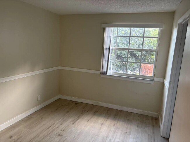 Building Photo - 11077 Longboat Dr