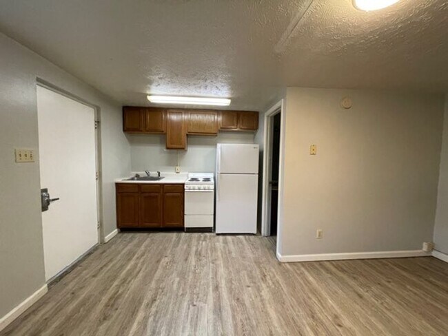 Building Photo - Daleville Studio - Open Jan 2026