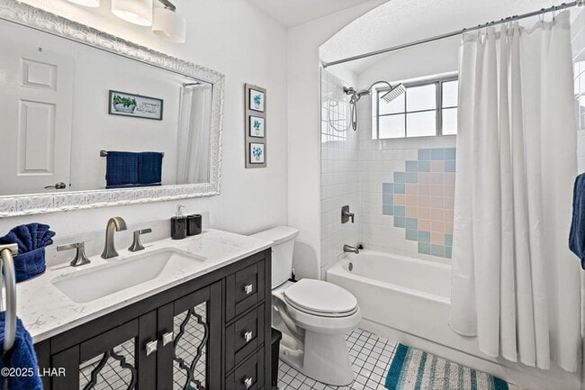 Building Photo - Long Term Rental heated pool & hot tub