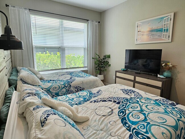 Building Photo - Annual Furnished or Seasonal Short-Term 4 Bedroom 2.5 Bathroom Home in Palmero!