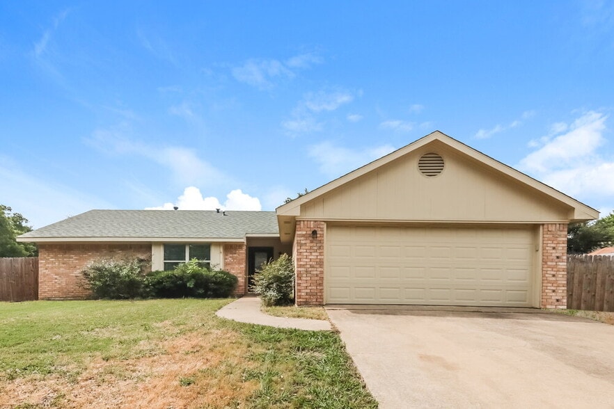 Primary Photo - 5237 Prairie Creek Dr