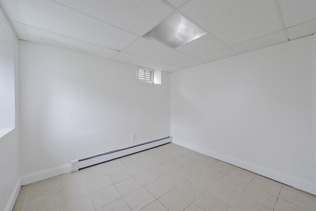 Building Photo - 212 69th St