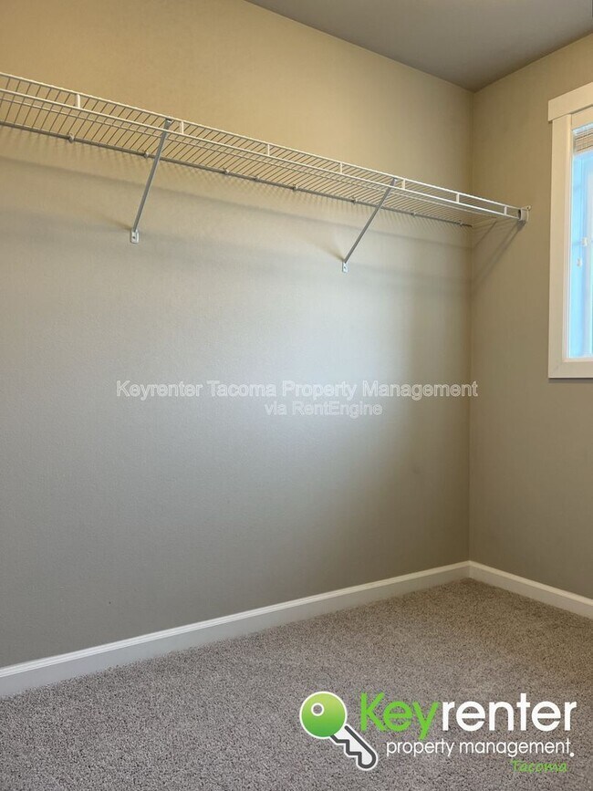 Building Photo - 16128-16181 81 Ave E