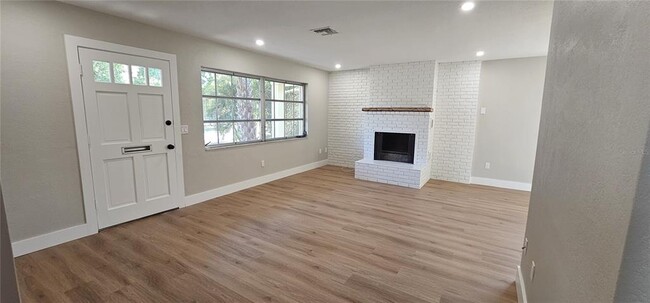 Building Photo - 5145 17th Ave N