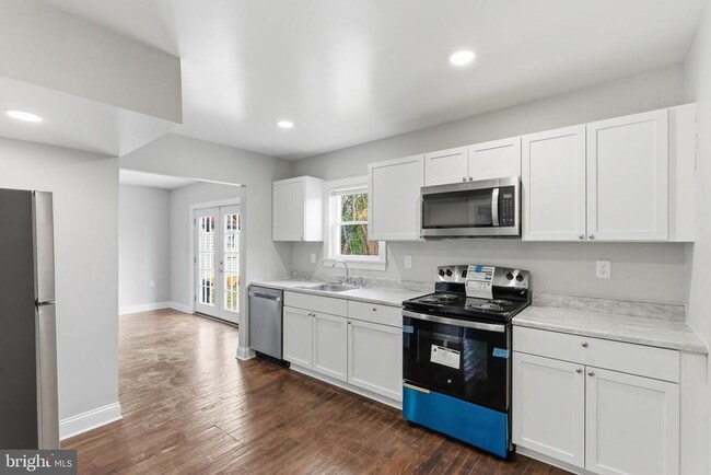 Building Photo - 520 S Kent St