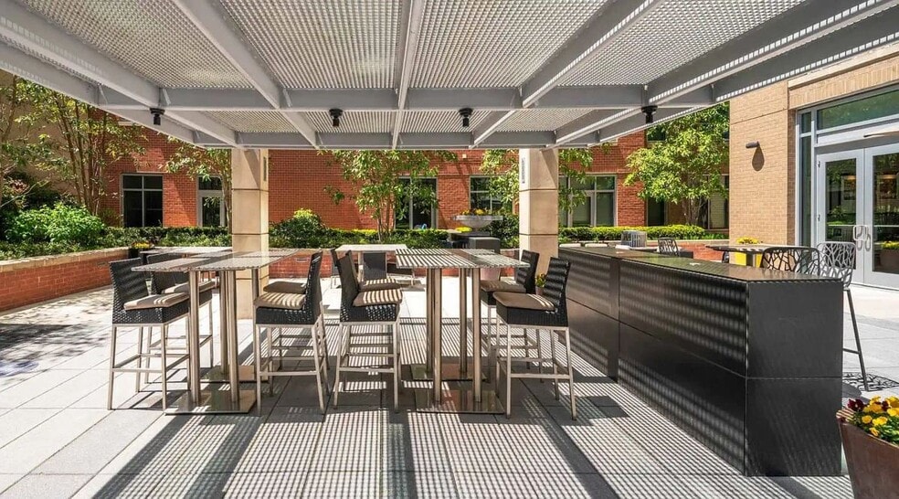 Building Photo - 12025 Town Square St