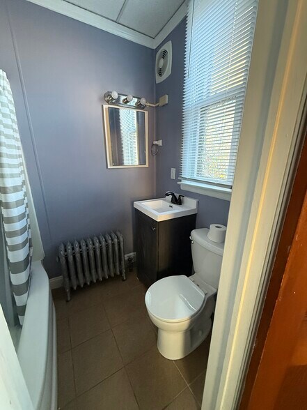 bathroom - 230 Buckeye St